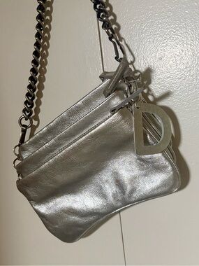 Dulce Vintage Silver Metallic Leather Shoulder Bag Chain Strap Y2K Grunge Glam